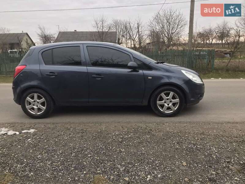 Хэтчбек Opel Corsa 2008 в Львове