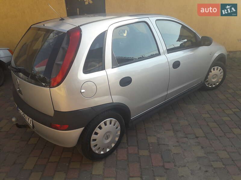 Хетчбек Opel Corsa 2002 в Шептицькому