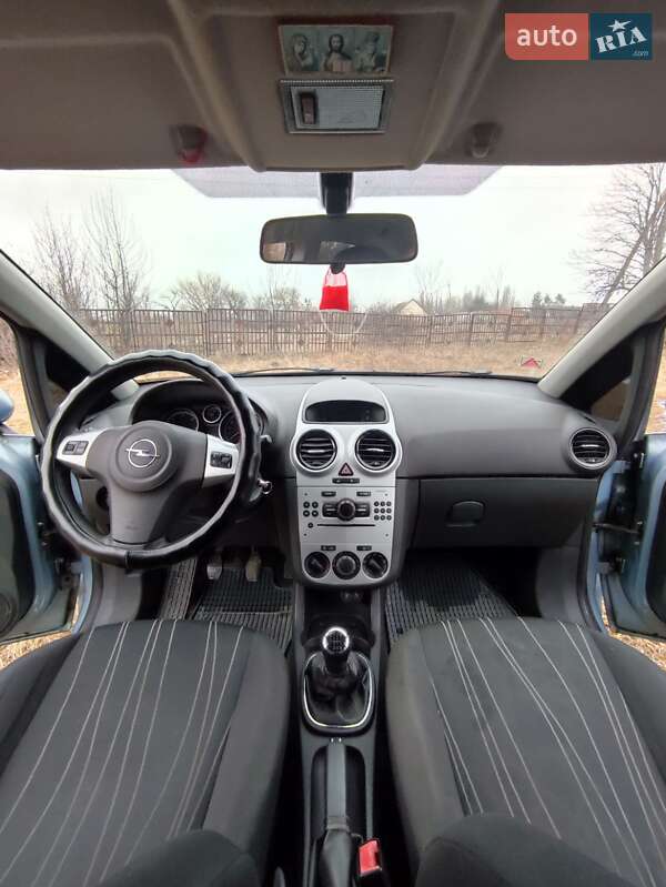 Хэтчбек Opel Corsa 2009 в Валках