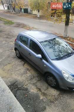 Хэтчбек Opel Corsa 2007 в 