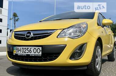 Хэтчбек Opel Corsa 2013 в 