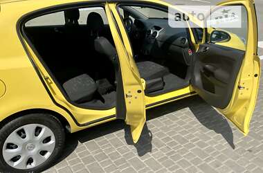 Хэтчбек Opel Corsa 2013 в 