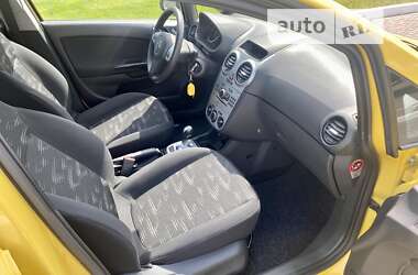 Хэтчбек Opel Corsa 2013 в 