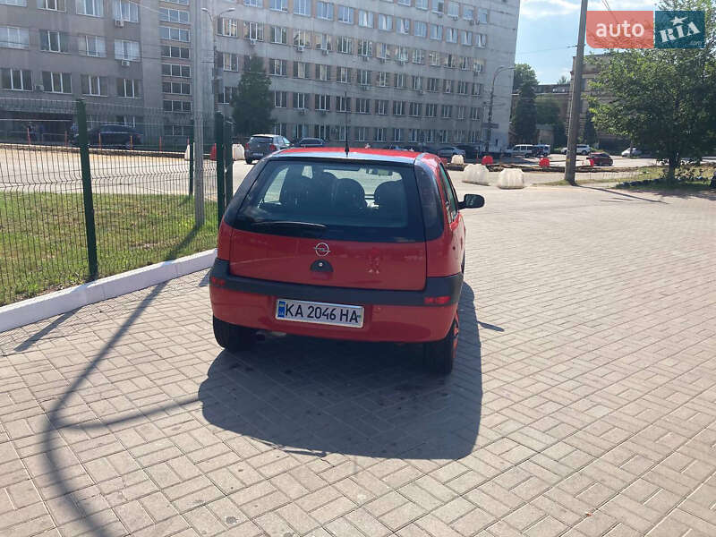 Хетчбек Opel Corsa 2001 в Києві