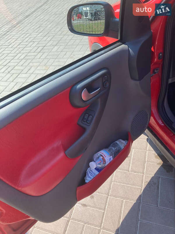 Хетчбек Opel Corsa 2001 в Києві