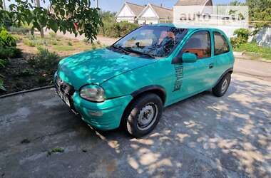 Хэтчбек Opel Corsa 1995 в 