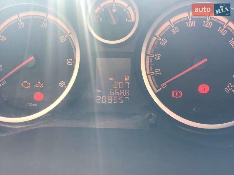 Хэтчбек Opel Corsa 2012 в Верховине фото 13 Хэтчбек Opel Corsa 2012 в Верховине