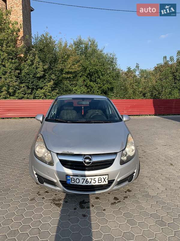 Хэтчбек Opel Corsa 2011 в Кременце