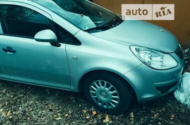 Хэтчбек Opel Corsa 2009 в Коростене