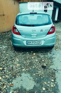 Хэтчбек Opel Corsa 2009 в Коростене