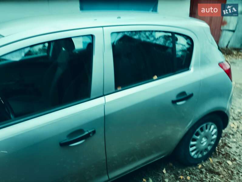 Хетчбек Opel Corsa 2009 в Коростені