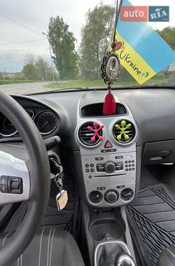 Хэтчбек Opel Corsa 2008 в 