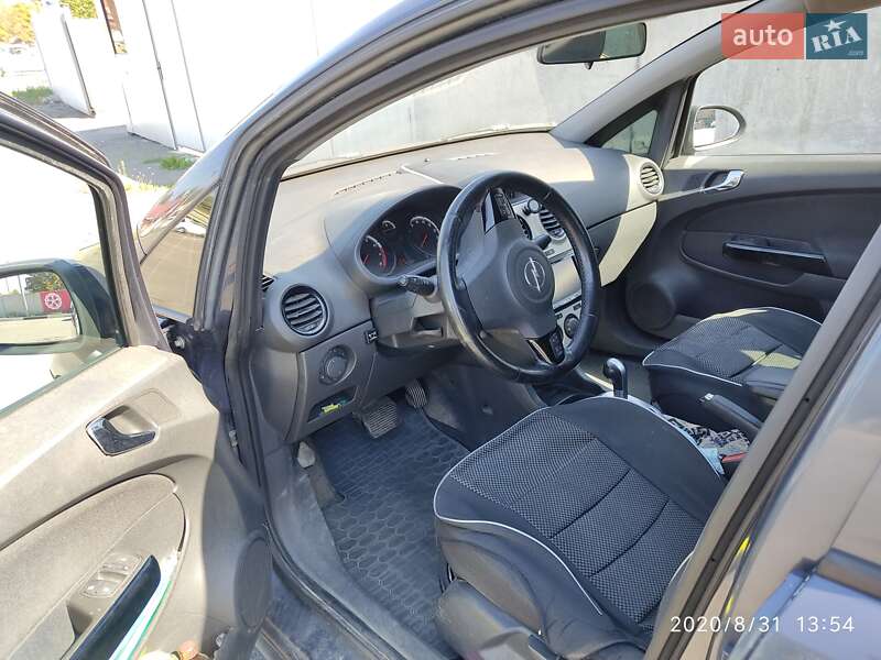 Хэтчбек Opel Corsa 2007 в Киеве