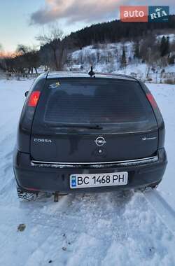 Хэтчбек Opel Corsa 2006 в 
