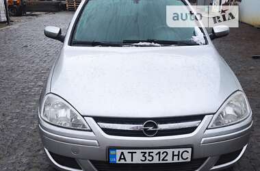 Хэтчбек Opel Corsa 2004 в Верховине