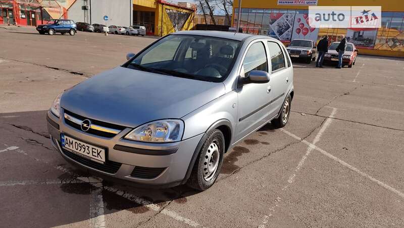 Хэтчбек Opel Corsa 2004 в Житомире