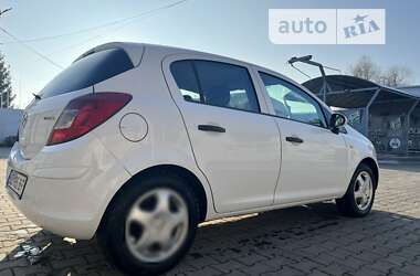 Хэтчбек Opel Corsa 2008 в Новоселице