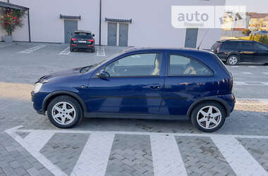 Хэтчбек Opel Corsa 2004 в 