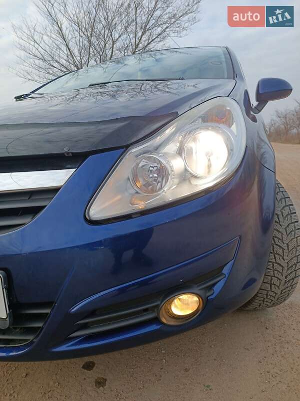 Хетчбек Opel Corsa 2007 в Миколаєві