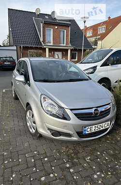 Хетчбек Opel Corsa 2010 в Чернівцях