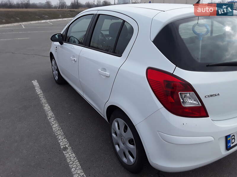 Хэтчбек Opel Corsa 2014 в Полтаве