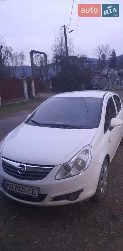 Хэтчбек Opel Corsa 2008 в Перечине