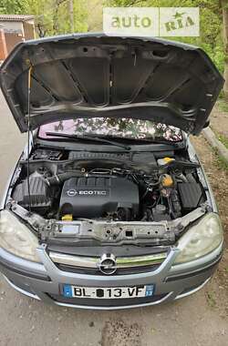 Хэтчбек Opel Corsa 2004 в 