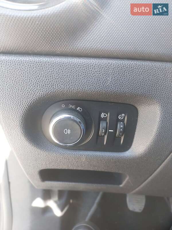Хэтчбек Opel Corsa 2010 в Запорожье