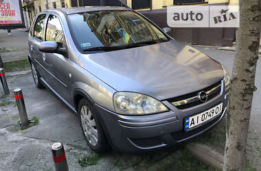 Хэтчбек Opel Corsa 2004 в 
