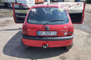 Хэтчбек Opel Corsa 2000 в Ровно