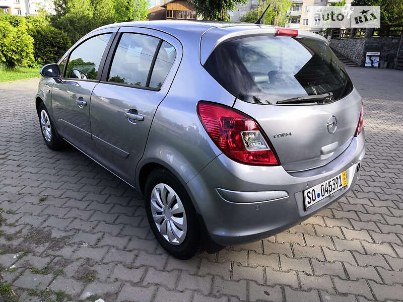 Хэтчбек Opel Corsa 2008 в Калуше