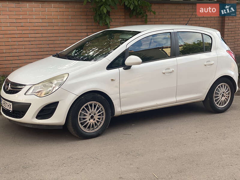 Хэтчбек Opel Corsa 2012 в Львове