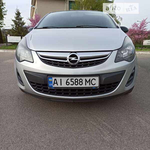 Хетчбек Opel Corsa 2014 в Києві