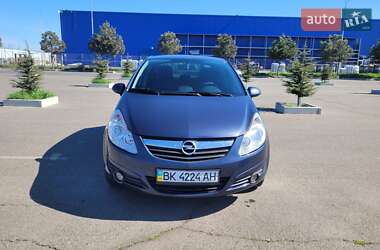 Хэтчбек Opel Corsa 2007 в 