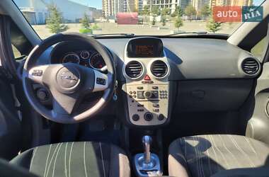Хэтчбек Opel Corsa 2007 в 
