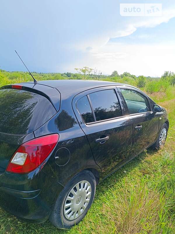 Хетчбек Opel Corsa 2009 в Калуші