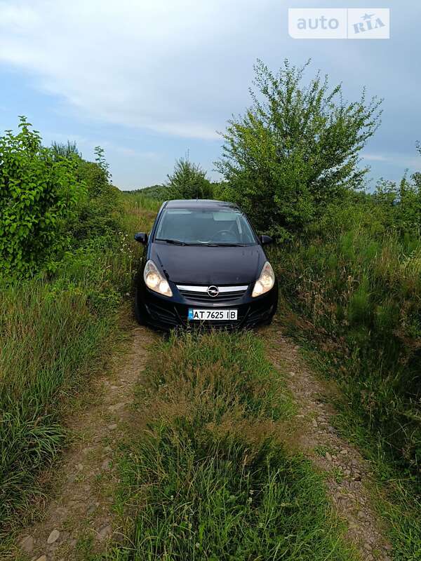 Хетчбек Opel Corsa 2009 в Калуші