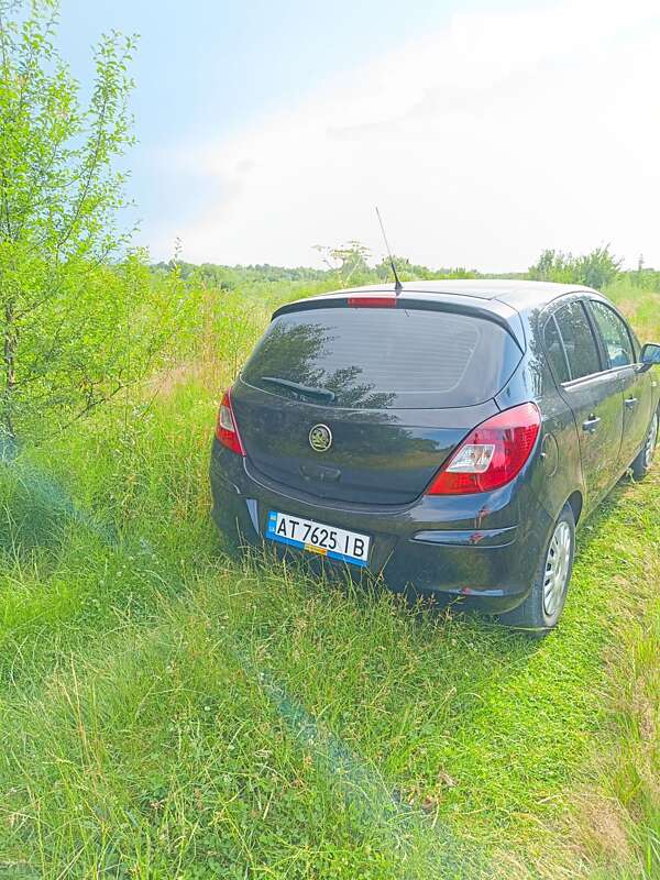 Хетчбек Opel Corsa 2009 в Калуші