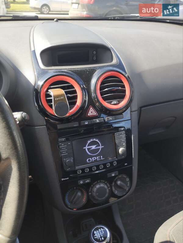 Хэтчбек Opel Corsa 2012 в Тернополе