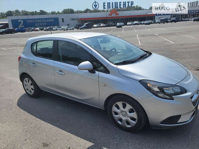 Хэтчбек Opel Corsa 2016 в Ужгороде