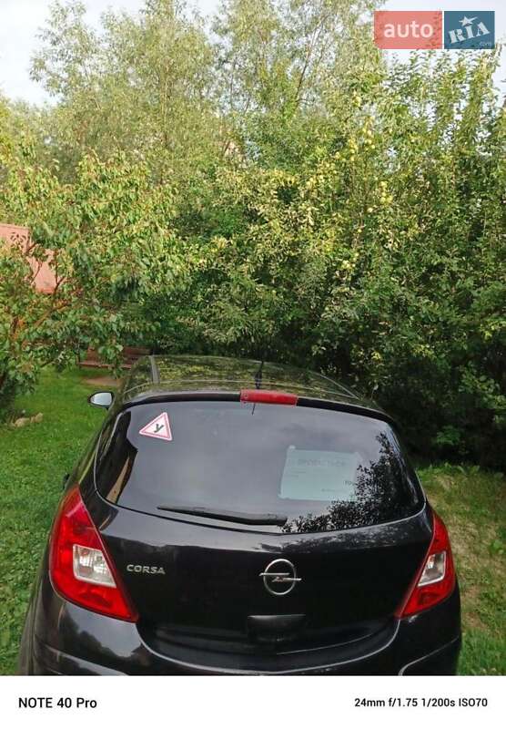 Хэтчбек Opel Corsa 2010 в Самборе
