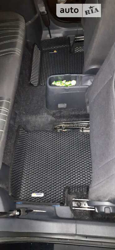 Хэтчбек Opel Corsa 2009 в Коростене