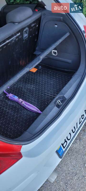 Хэтчбек Opel Corsa 2010 в Скалате