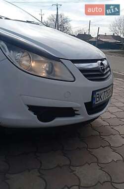 Хетчбек Opel Corsa 2010 в 