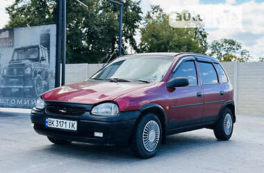 Хетчбек Opel Corsa 1996 в Здолбуніві