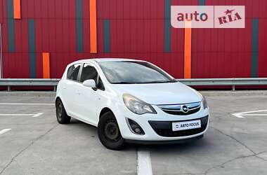 Хэтчбек Opel Corsa 2014 в Киеве