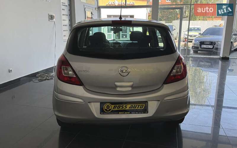 Хетчбек Opel Corsa 2012 в Шептицькому