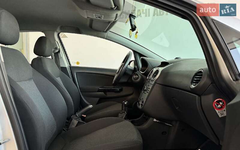 Хетчбек Opel Corsa 2012 в Шептицькому