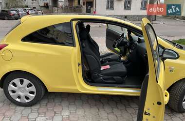 Хэтчбек Opel Corsa 2010 в 