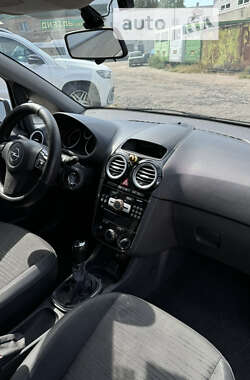 Хэтчбек Opel Corsa 2014 в Сумах